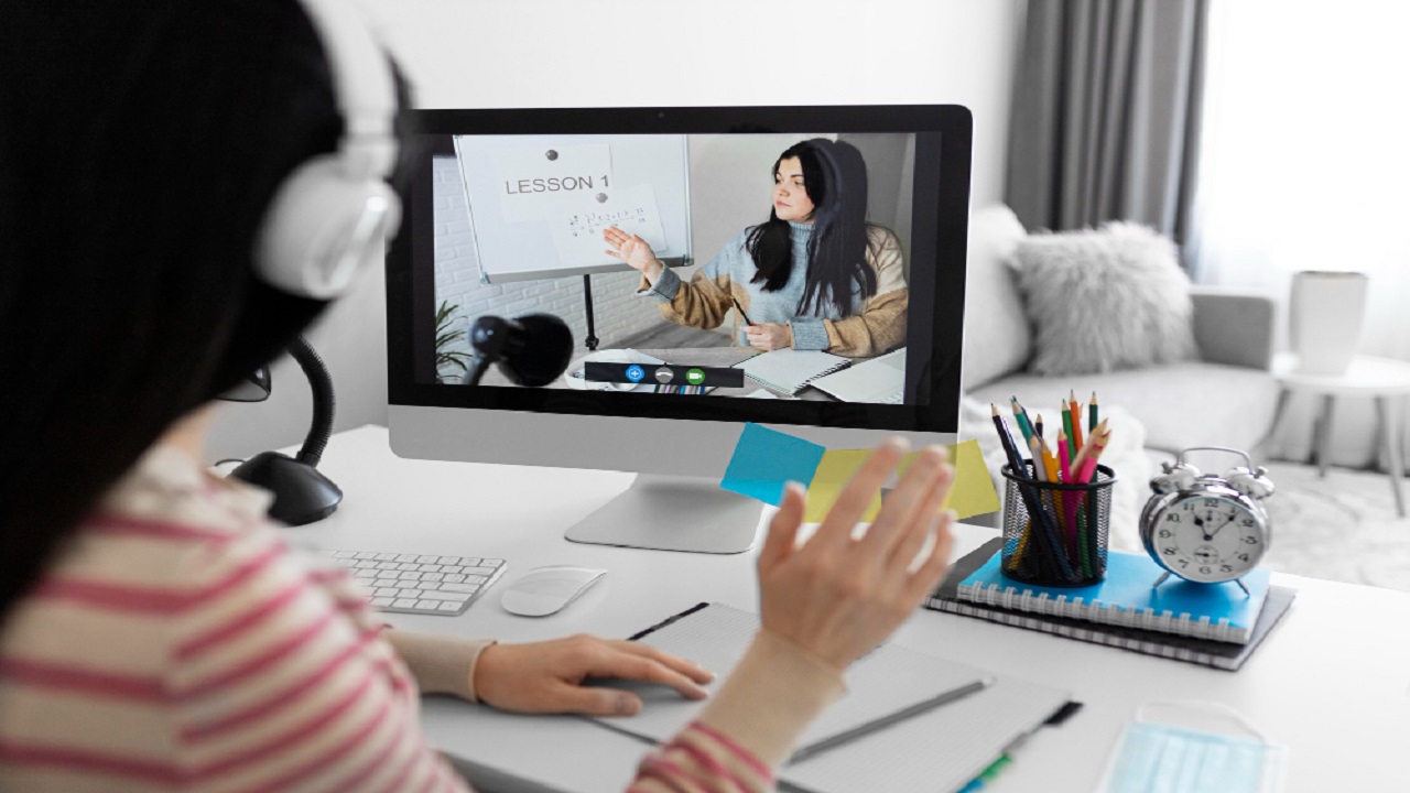 Así te puedes inscribir a los cursos de inglés en línea que ofrece la UNAM Canadá