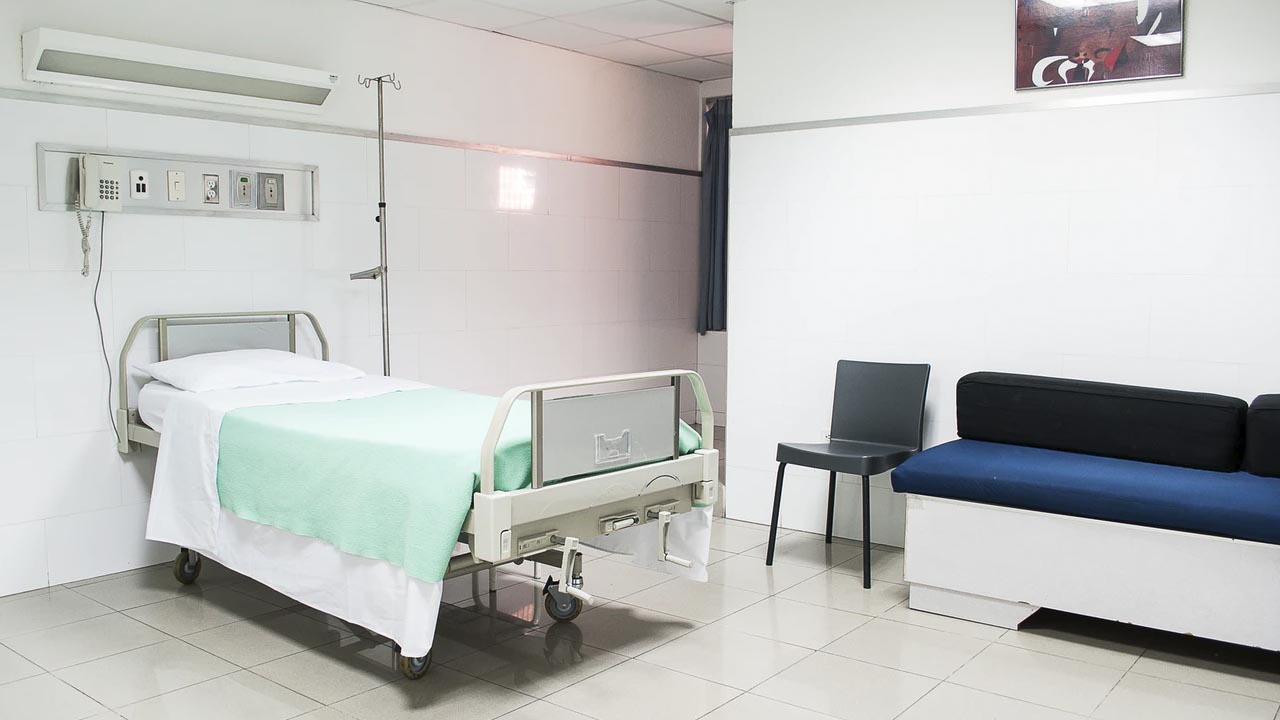 ¿Qué pasa si un paciente muere y no pueden pagar la deuda del hospital?