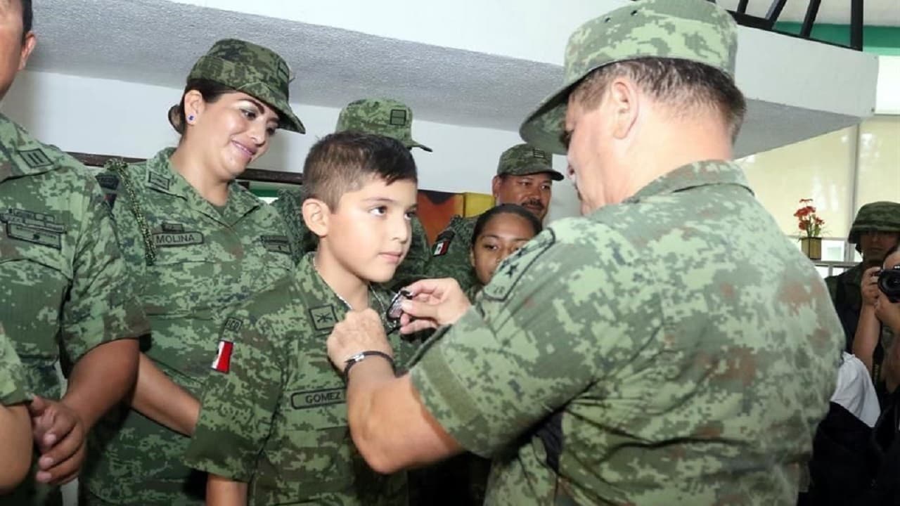 ¿Quiénes pueden solicitar las becas ISSFAM 2021-2022?