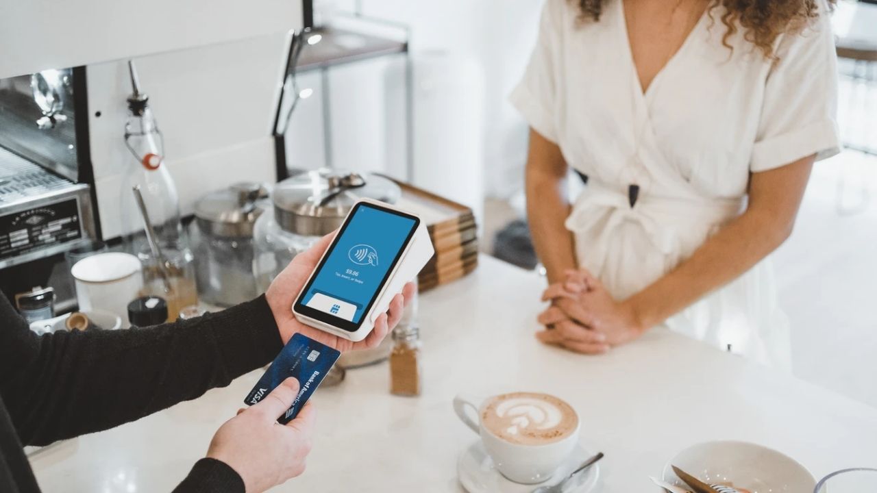 ¿Cuáles son los requisitos para solicitar una factura en un comercio?: SAT