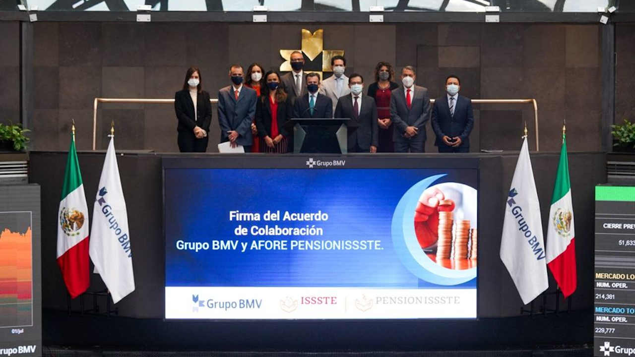 BMV y Pensionissste firman acuerdo en favor de la educación financiera