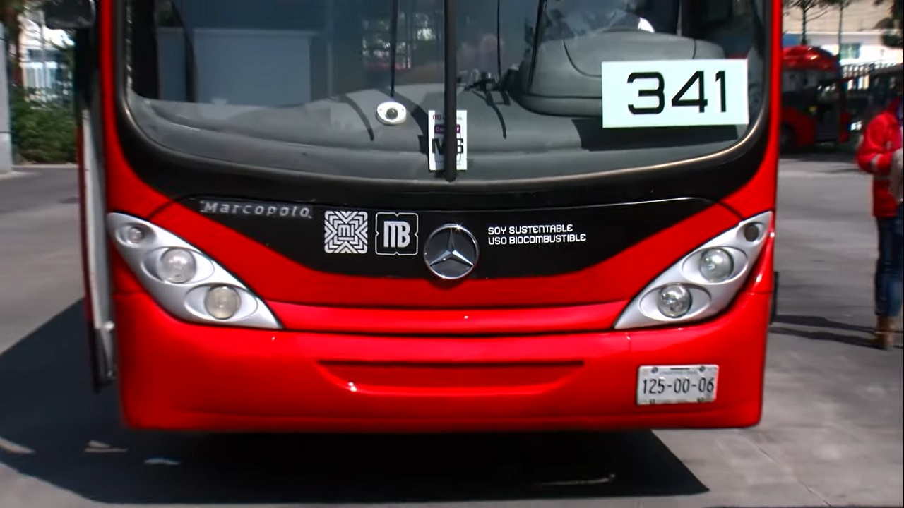 Así transforman el aceite de cocina en combustible para el Metrobús 