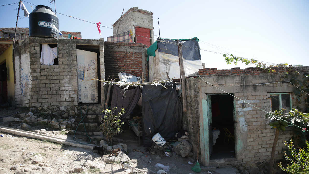 Coneval: Crece pobreza en México de 41.9% en 2018 a 43.9% en 2020