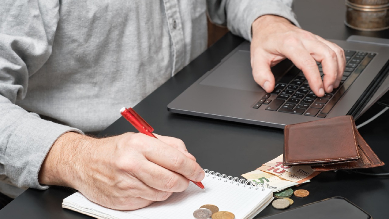 ¿Cuándo debo pagar la anualidad de mi tarjeta de crédito?