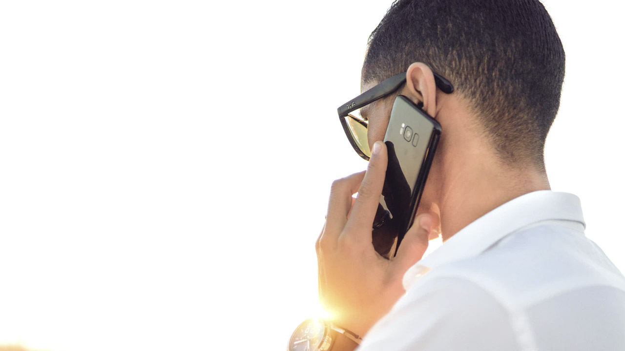 ¿A dónde debo llamar para aclarar una situación de mi Afore?