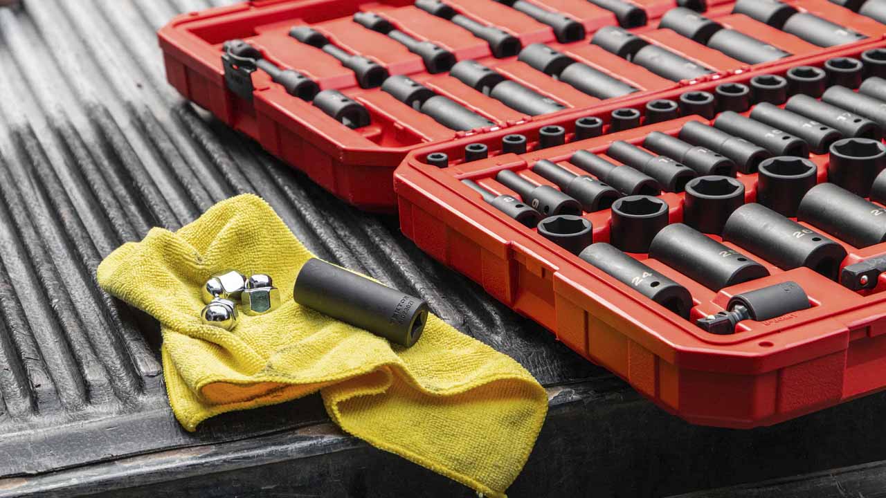 ¿Es confiable comprar refacciones genéricas para los autos?