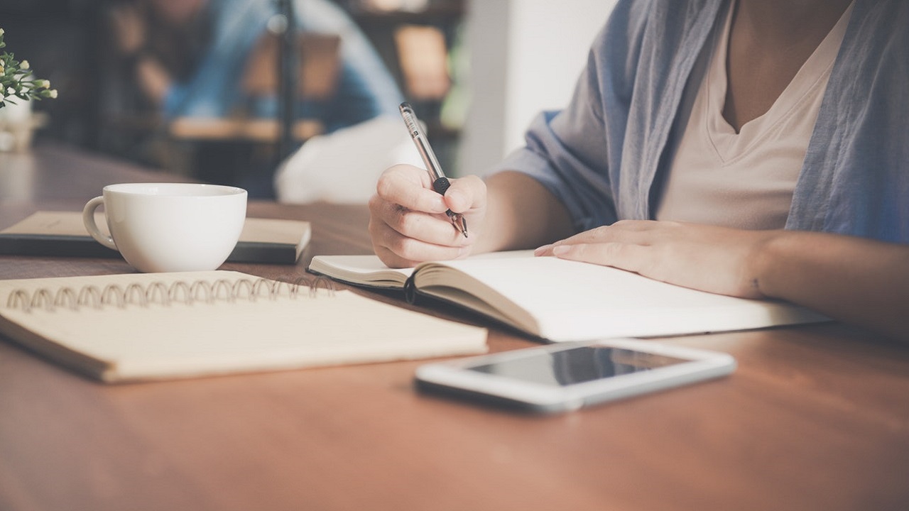 Los alumnos de escuelas particulares podrán solicitar estas becas de acuerdo con la letra inicial de su CURP