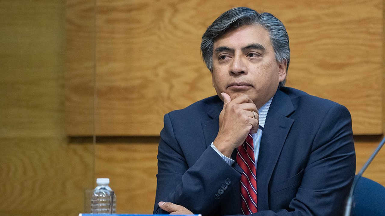 El pasado miércoles 12 de agosto, el presidente López Obrador propuso que la asignación de Derechos Especiales de Giro (DEG) del Fondo Monetario Internacional (FMI) por 12 mil millones de dólares para México se utilizara para pagar la deuda pública y no para alimentar las reservas internacionales.