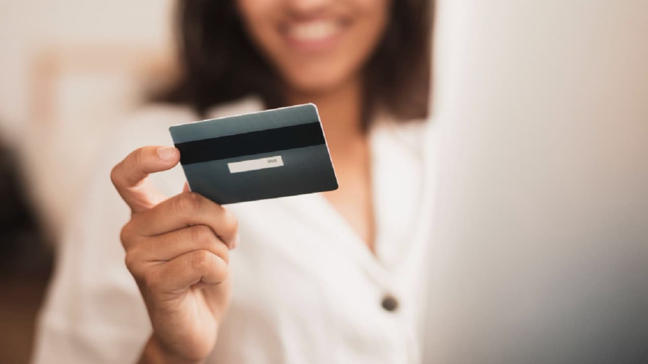 ¿Tarjetas mixtas de crédito-débito? Así funcionan