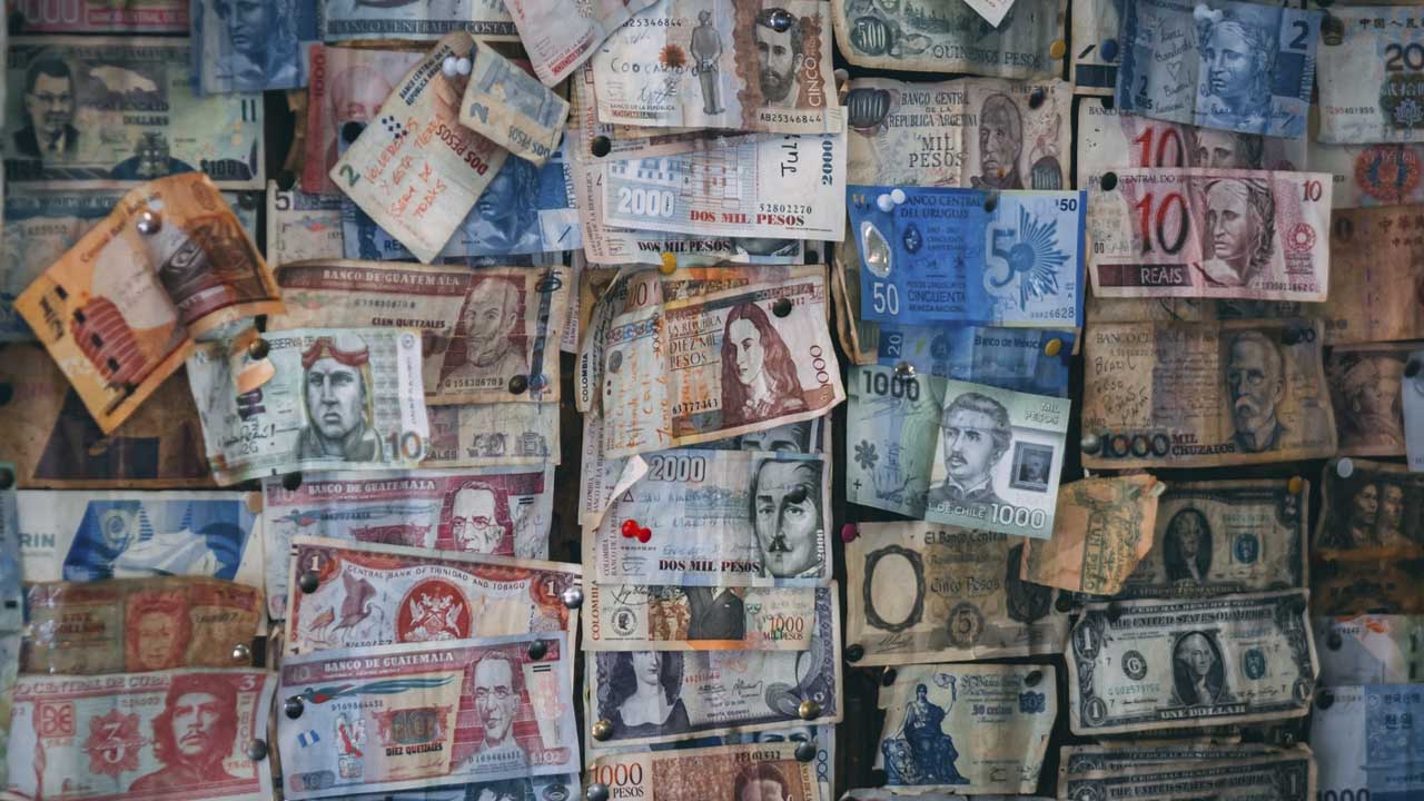 Los billetes muy devaluados tienen muchos ceros