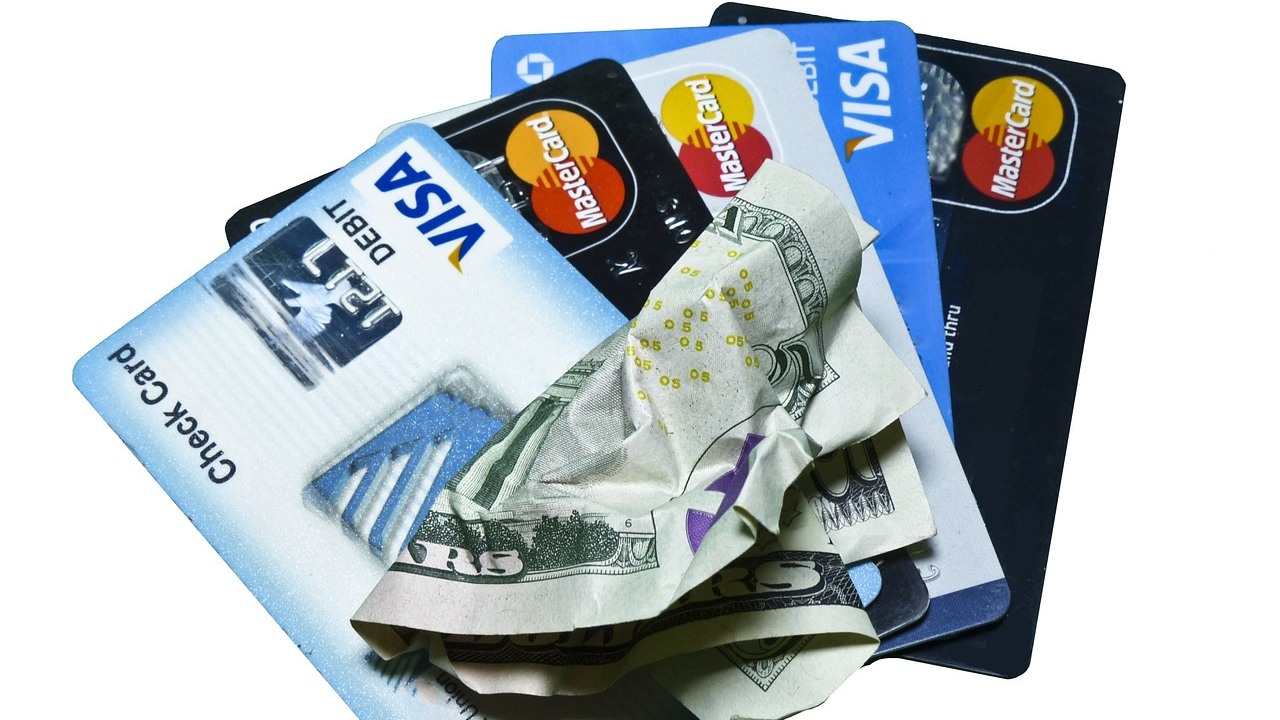 ¿Tienes tarjeta de débito?, estas son sus desventajas