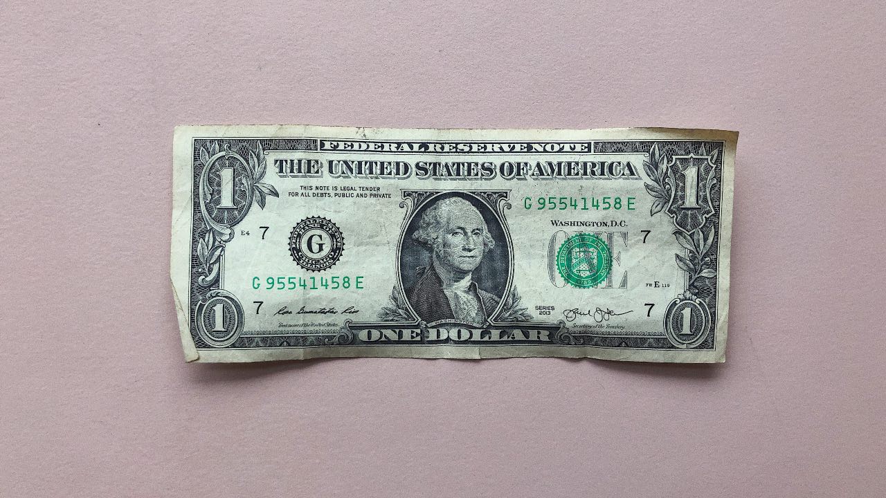 Banxico advierte: ¡No puedes cambiar tus dólares si están maltratados!