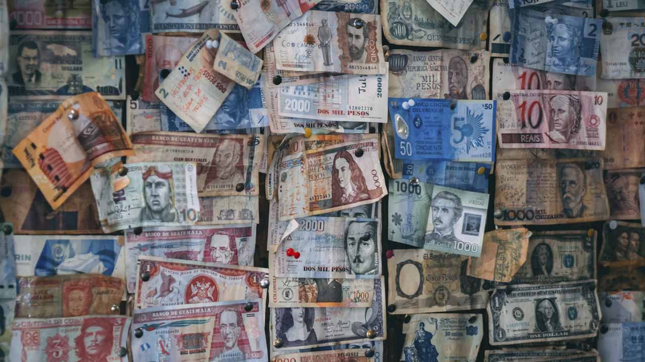 El ISO se conforma por el nombre del país y moneda