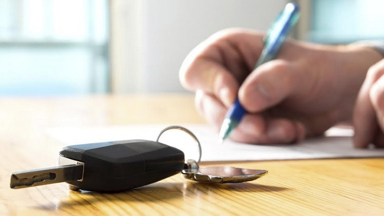 Si cancelo un seguro de auto, ¿me devuelven el dinero?