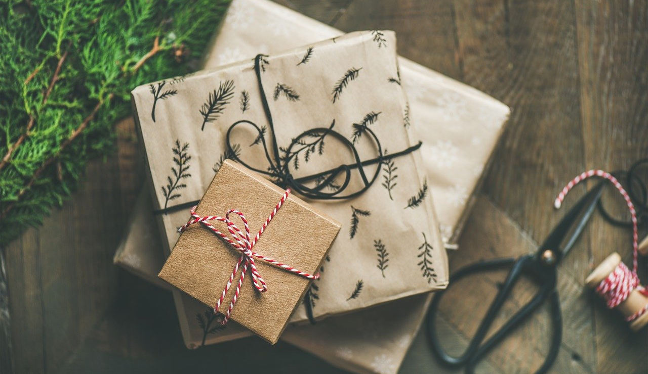 ¿Comprar por anticipado los regalos de Navidad me ayuda a ahorrar?