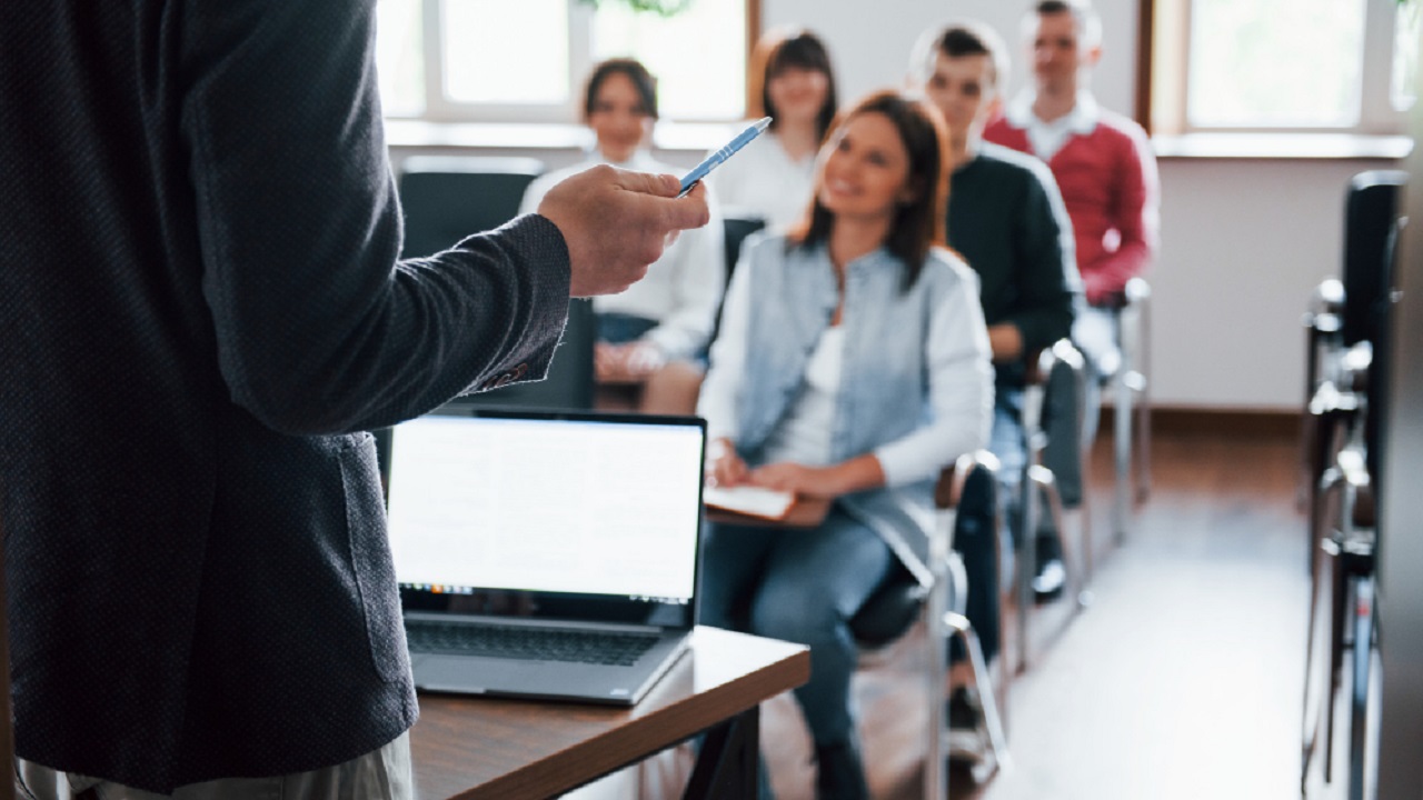 Hay vacantes para maestros en CDMX con sueldos de hasta 31 mil pesos