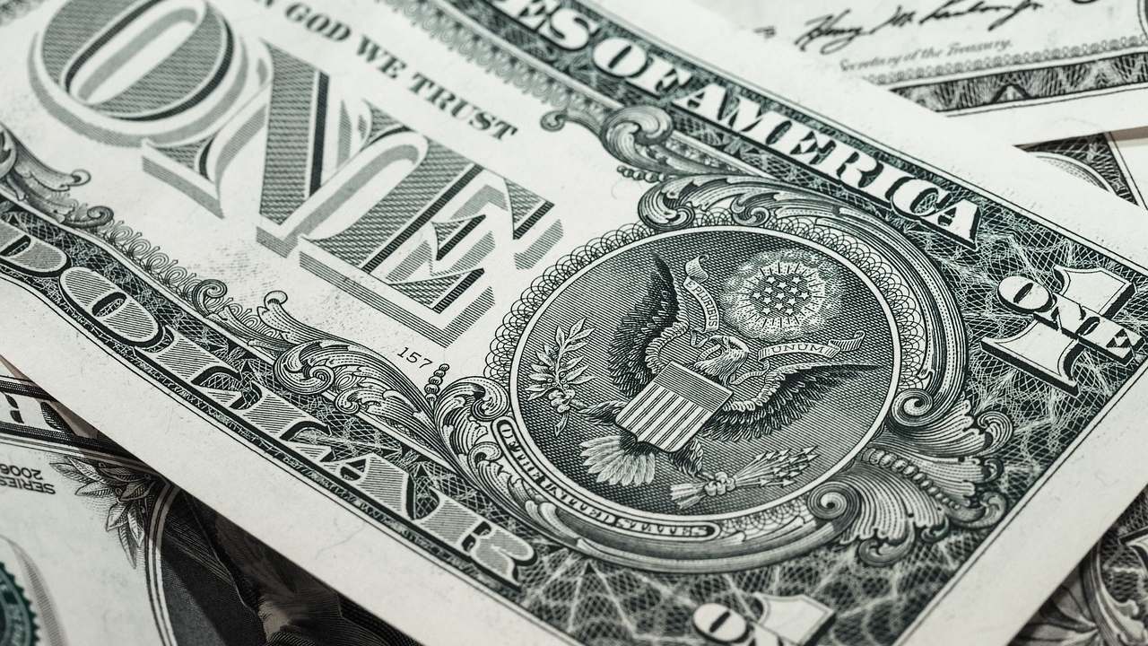 ¿Quién es afectado en la economía cuando el peso se debilita?