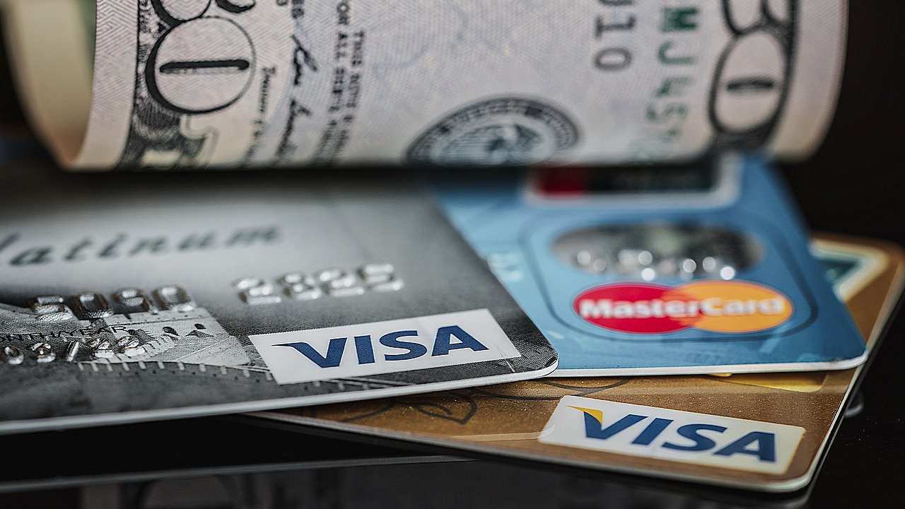 ¿Tarjeta de crédito o débito?, descubre cuál prefieren los mexicanos