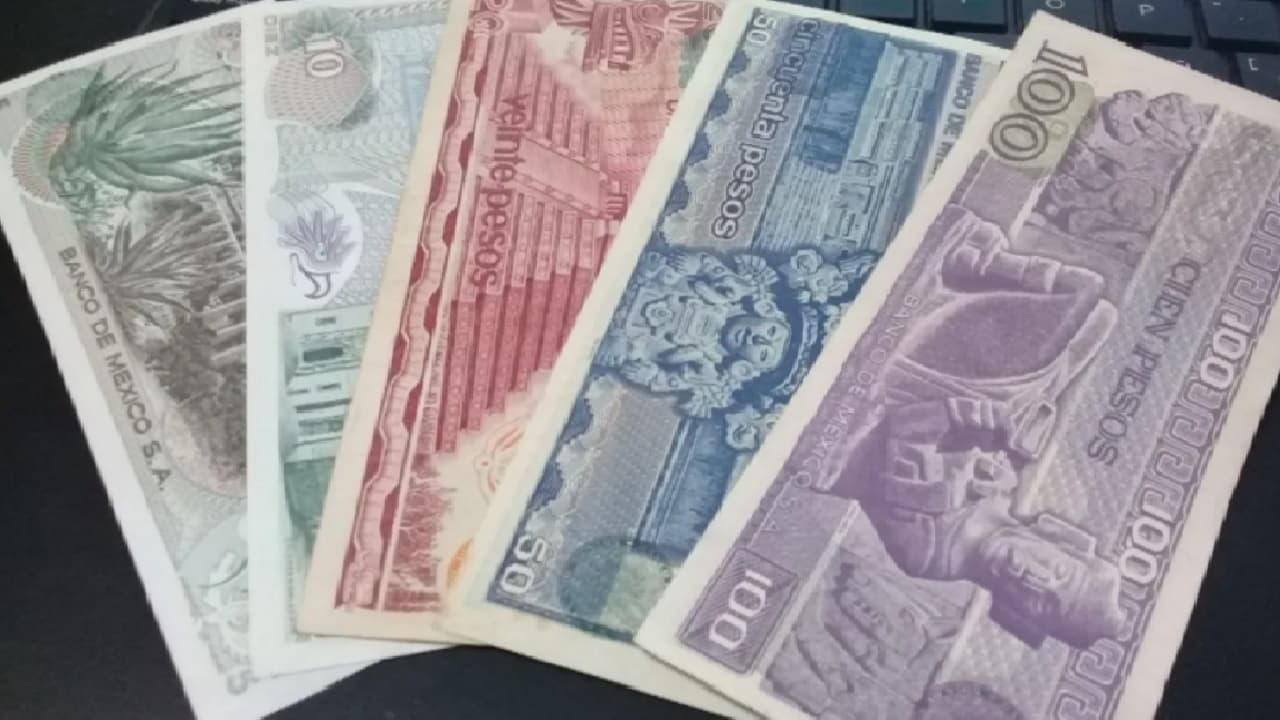 Primeros billetes hechos en México cuestan miles de pesos en internet 