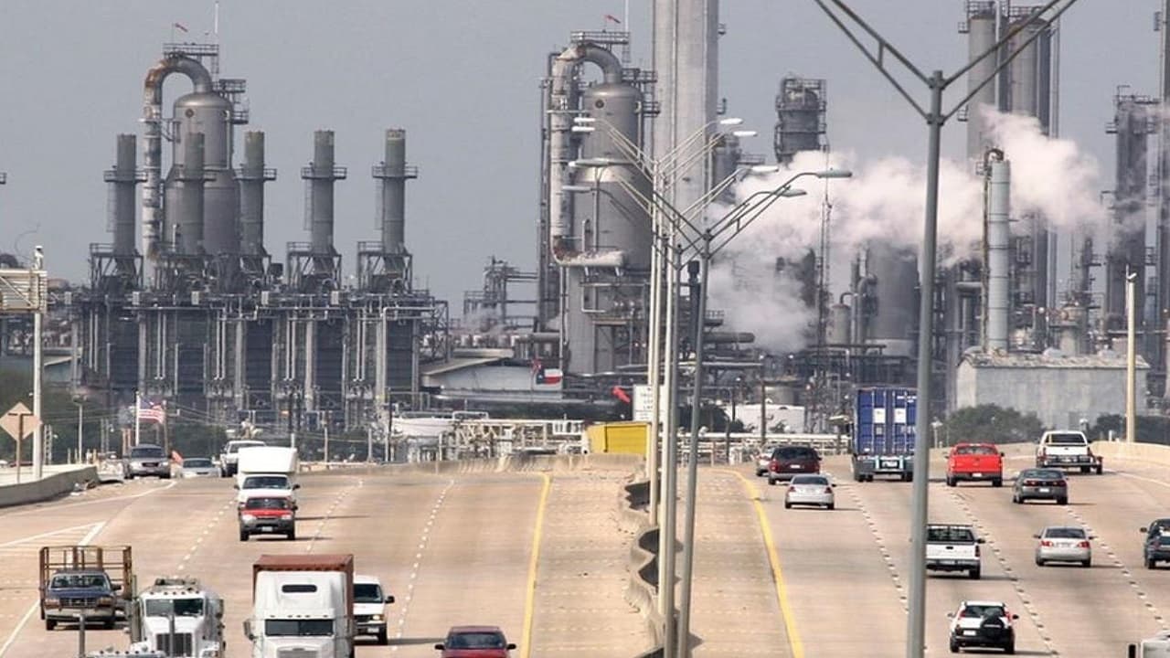 Se tienen los recursos para comprar refinería Deer Park en enero: AMLO