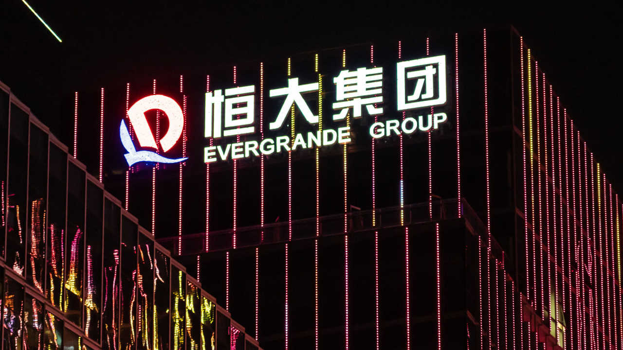 Fitch Ratings: Evergrande cae en impago de sus deudas
