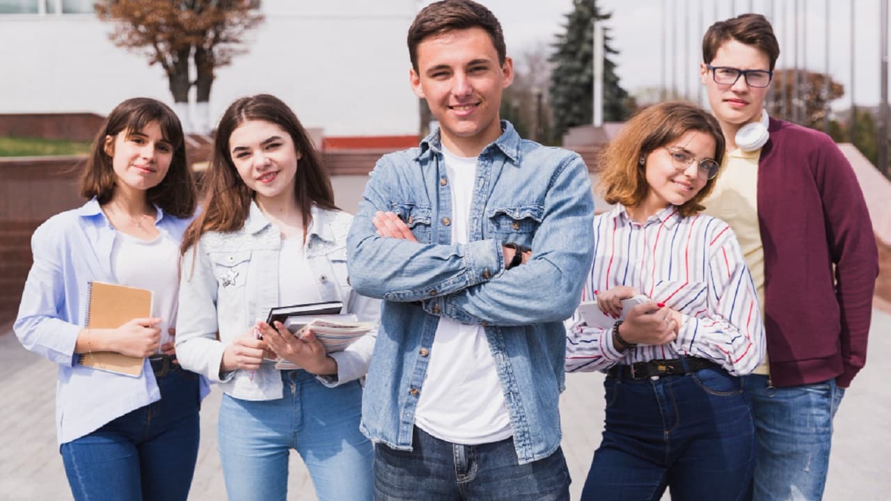 Beca Jóvenes Construyendo el Futuro aumentará a 5 mil 250 pesos para 2022