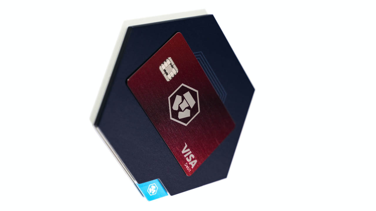 Lanzan tarjeta de débito Visa amigable con las criptomonedas
