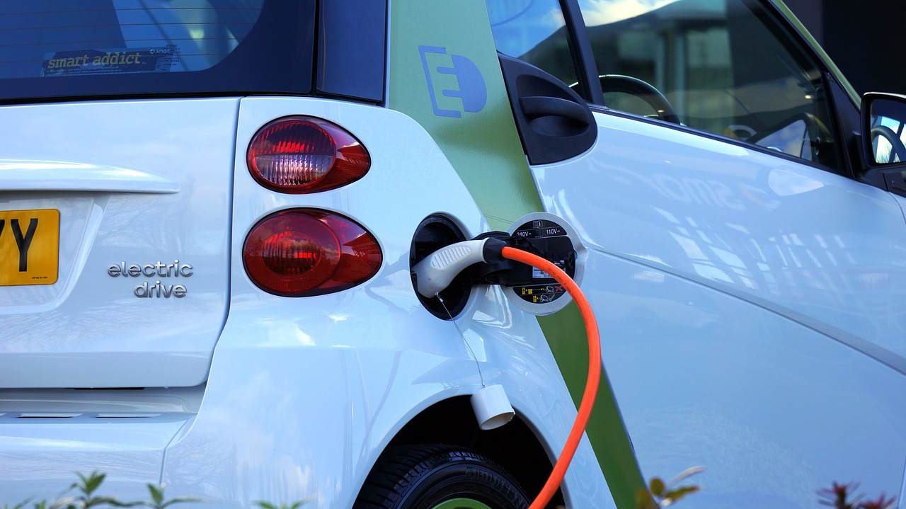 México amaga represalias contra Estados Unidos si aprueba subsidios a autos eléctricos