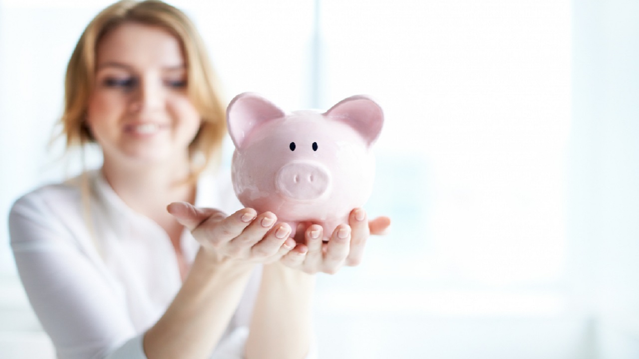 Si tienes unas botellas sigue este truco de ahorro