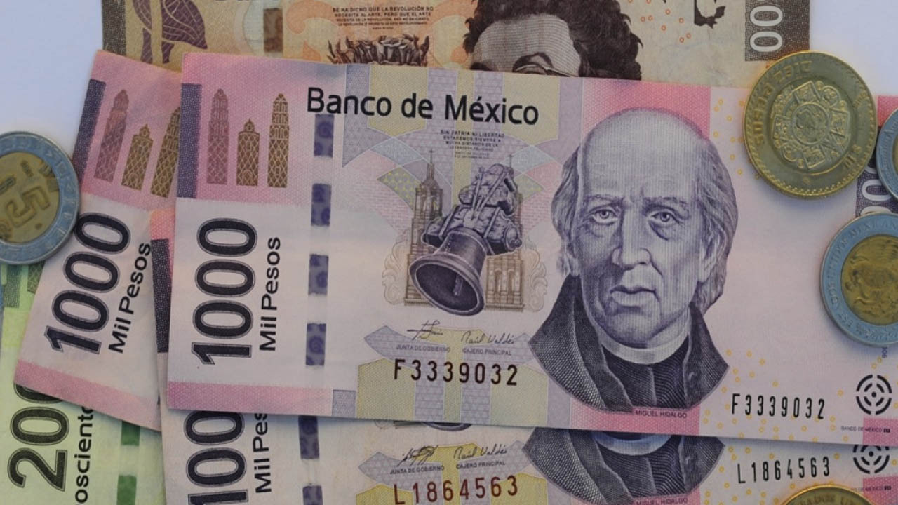 ¿Es legal que las tiendas no acepten billetes de mil pesos?