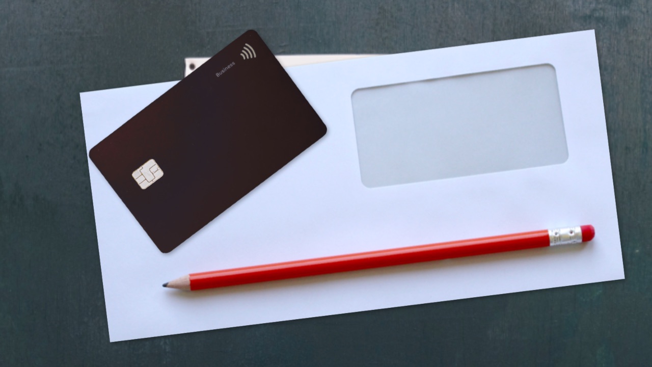 Nuevo fraude: Cargos en tu tarjeta de crédito antes de sacarla del sobre