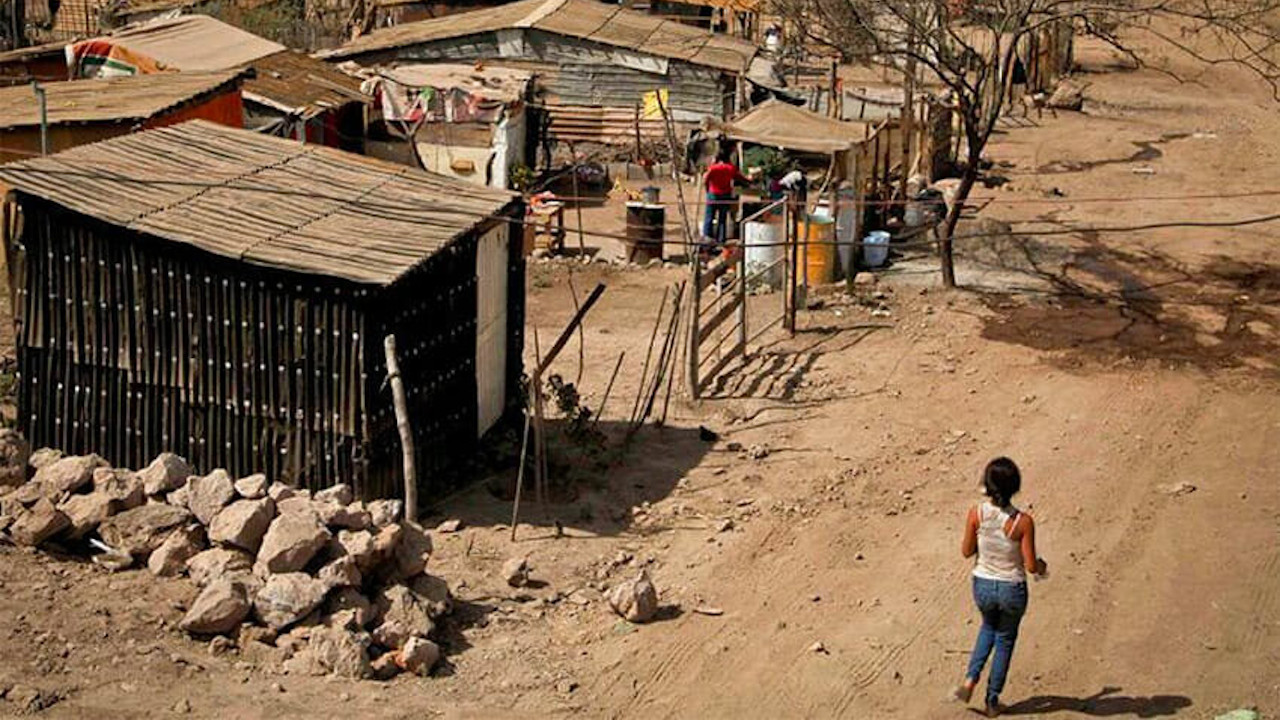 Coneval: En 2020, la mitad de la población en pobreza se concentró en 173 municipios