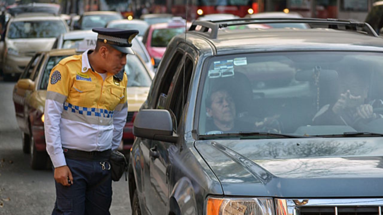 ¡Aguas con las multas! Hoy No Circula estará vigente en Navidad