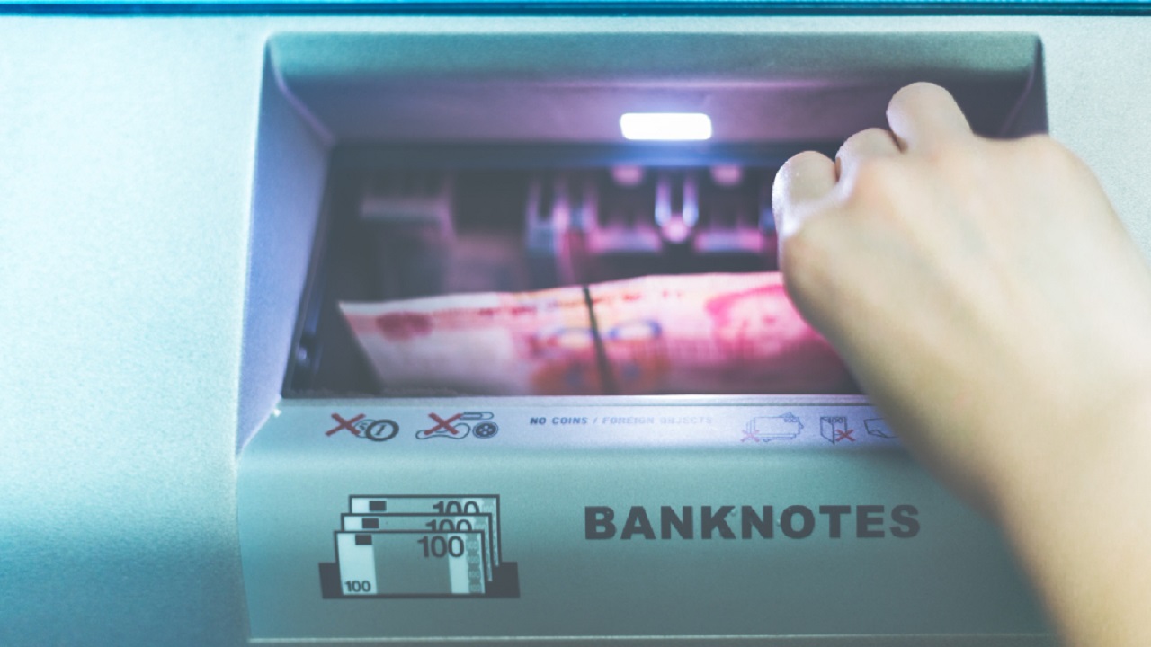 Mucho ojo con las trampas en cajeros automáticos