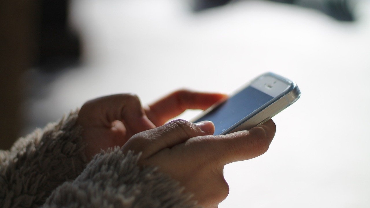 Así es la nueva forma de extorsión en WhatsApp: “Lo siento, ¿quién eres?”