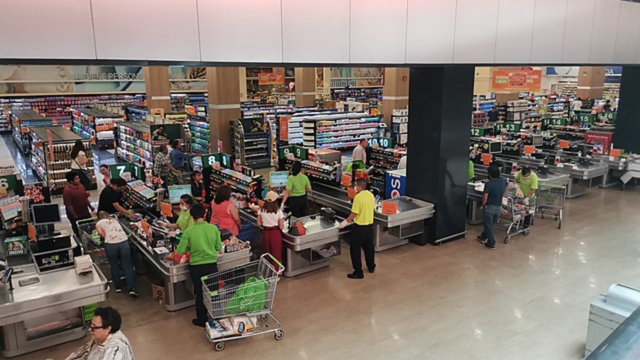 ¿Los ‘cerillos’ del supermercado reciben sueldo?