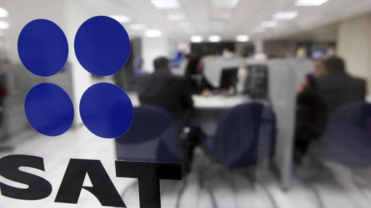SAT emite fecha límite para permanecer en RIF en lugar de RESICO