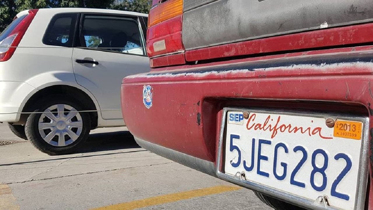 Conoce los detalles de la regularizar autos chocolate