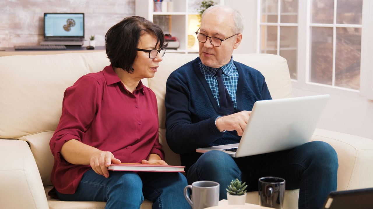 Beneficios de actualizar tu expediente del ISSSTE.