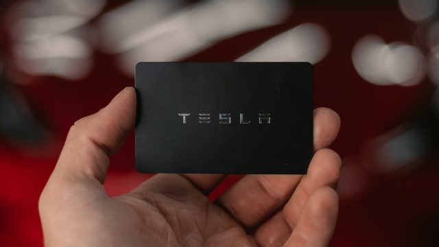 ¿Buscas trabajo?, Tesla tiene vacantes disponibles.