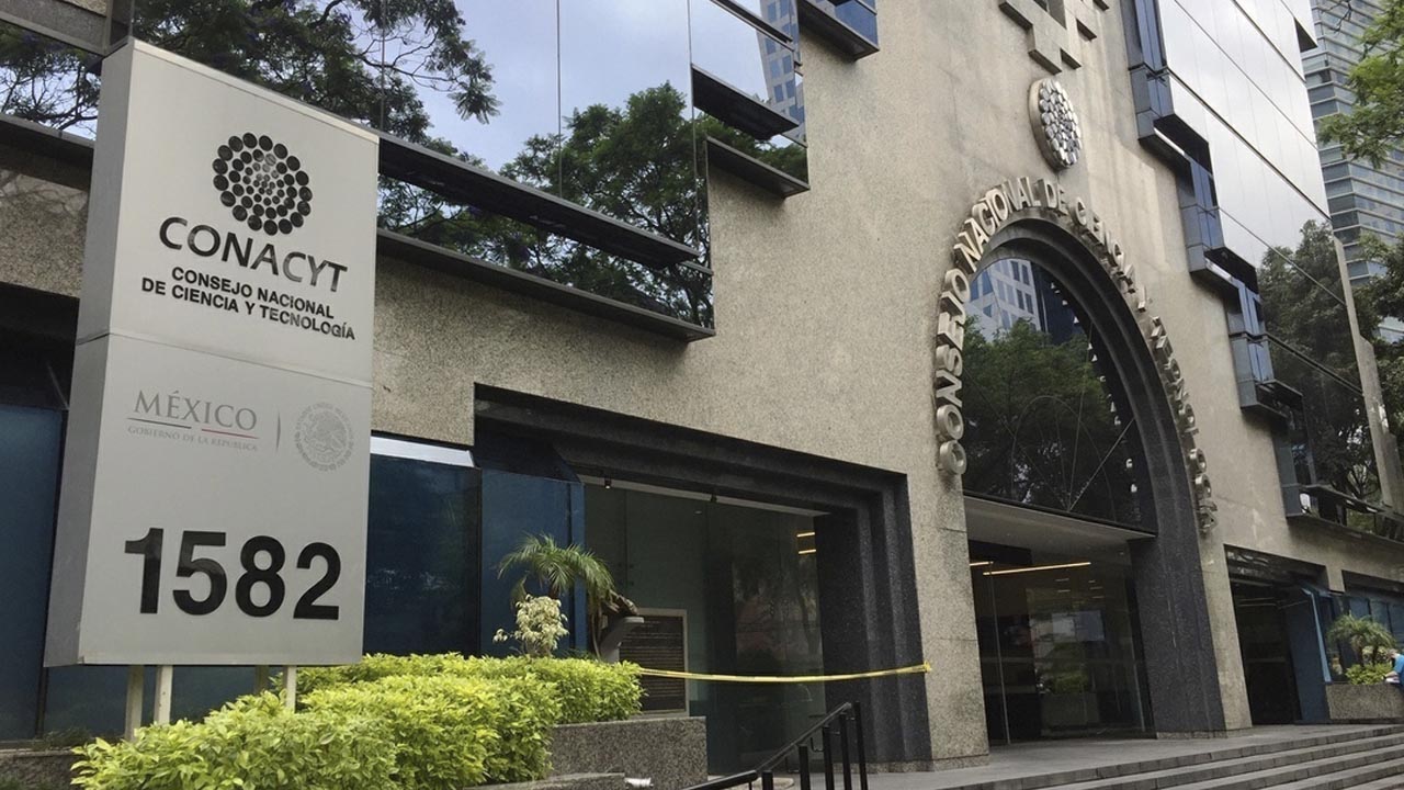 Conacyt comparte calendario para solicitar becas en 2022
