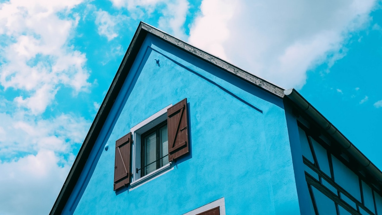 Esto es lo que te costaría comprar una casa cerca del metro