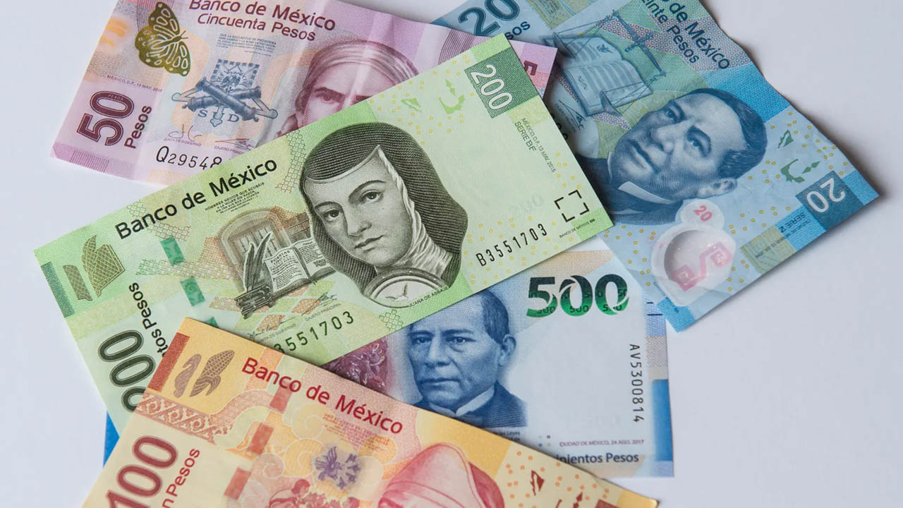 ¿Por qué los billetes mexicanos cambian de diseño constantemente?