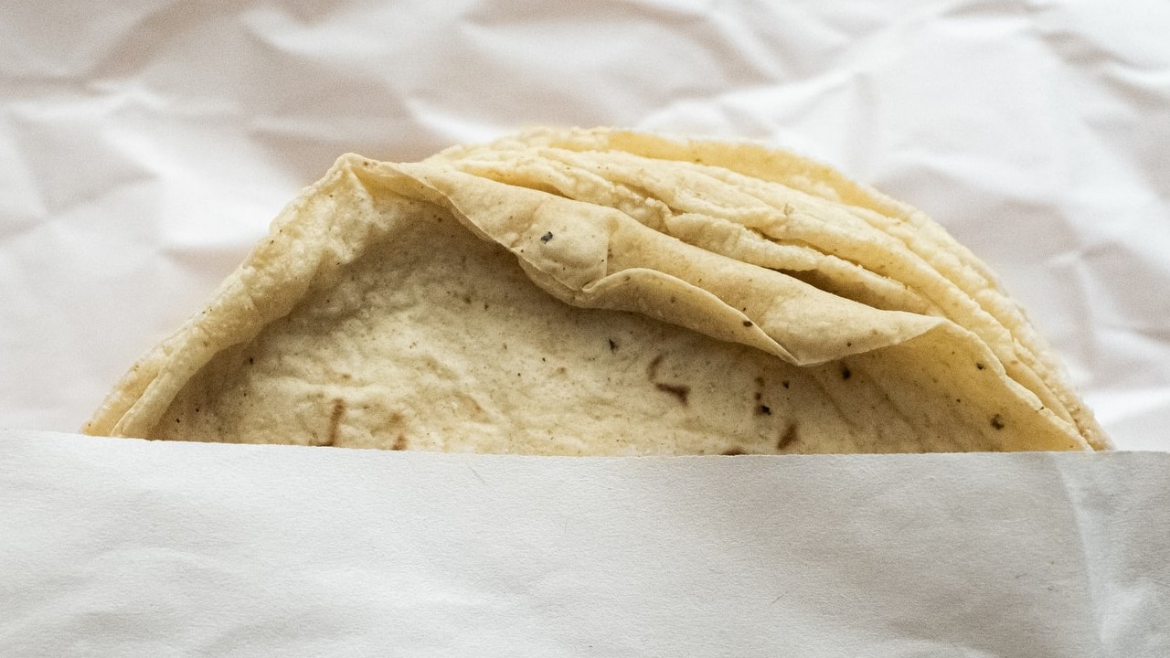 Conoce el caso del restaurante que vende a 122 pesos el kilo de tortilla