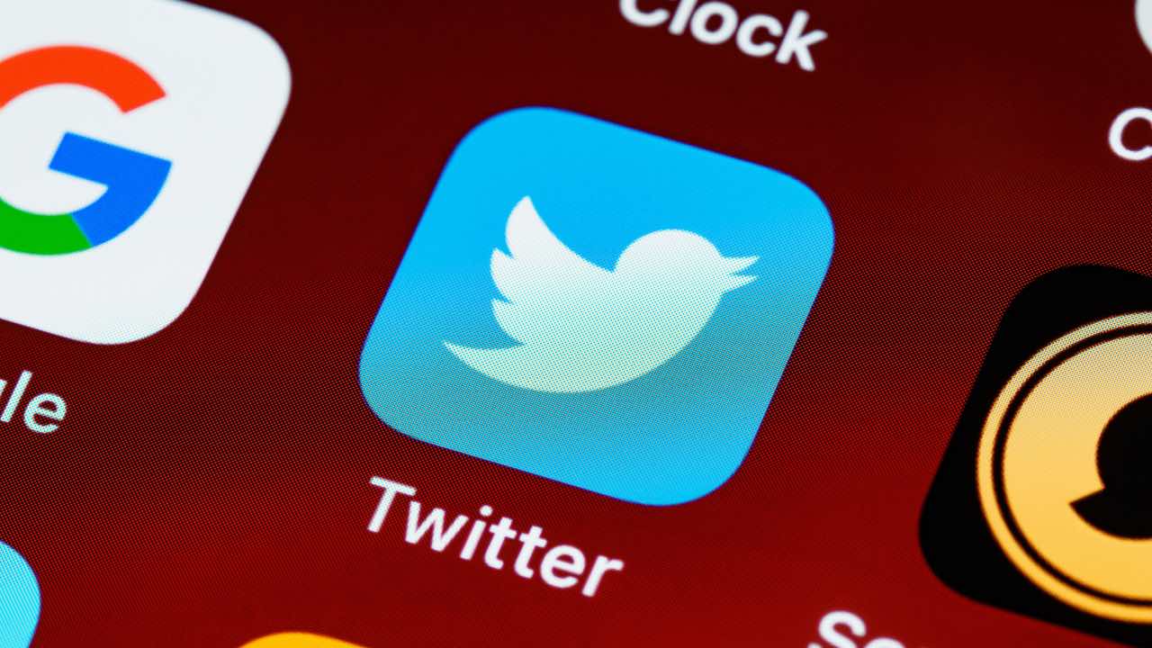 Conoce la cuenta de Twitter que se dedica a publicar vacantes de empleo