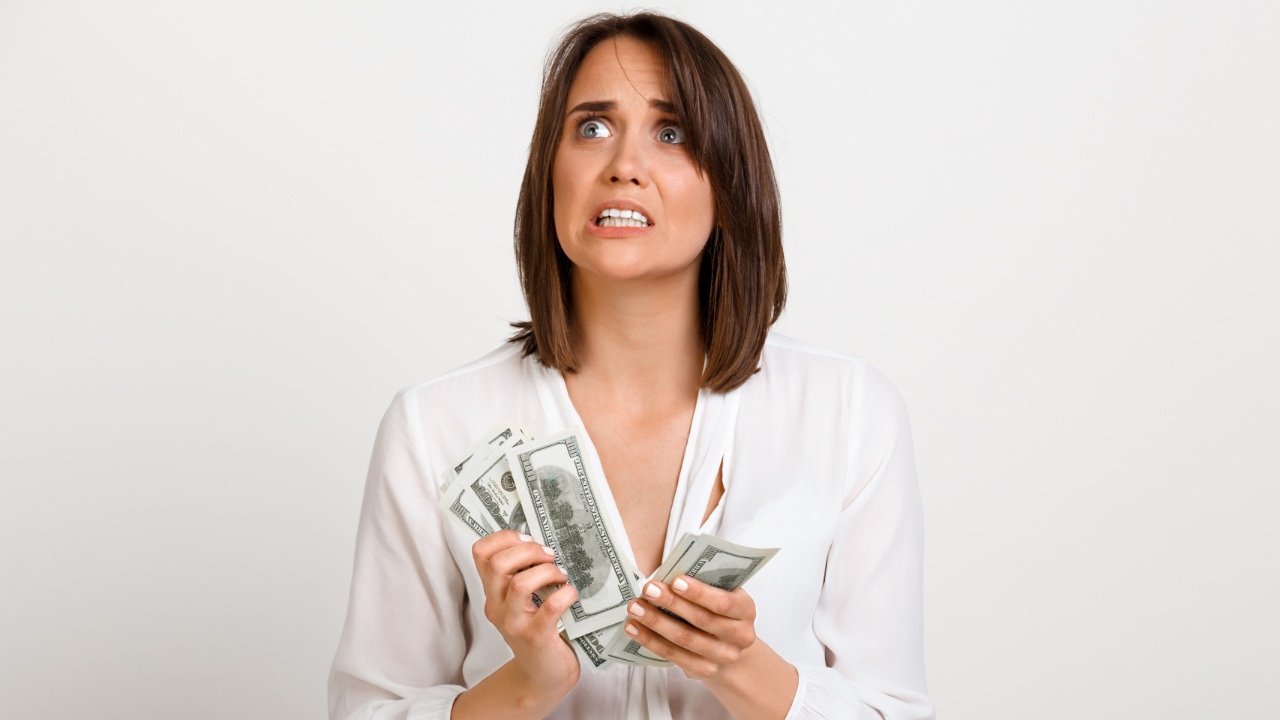 ¿Tienes deudas innecesarias? Sigue estos pasos para salir de ellas