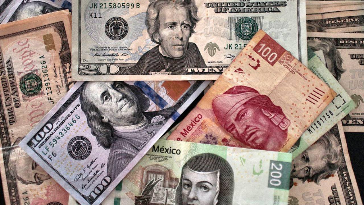 Precio del dólar cae al cierre frente al peso: 01 de abril 2022 México