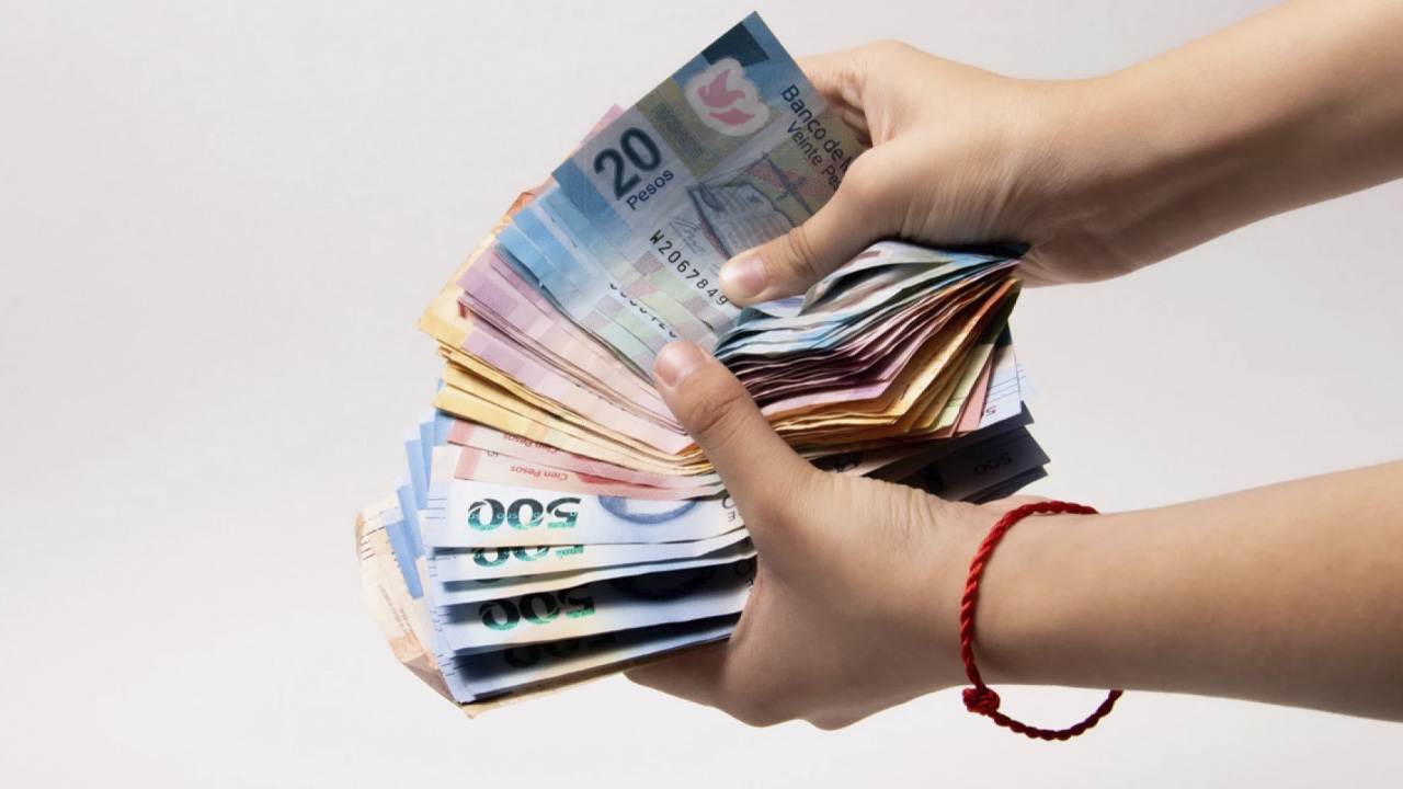 ¡Afiló los dientes! SAT recaudó MÁS impuestos durante inicio de 2022