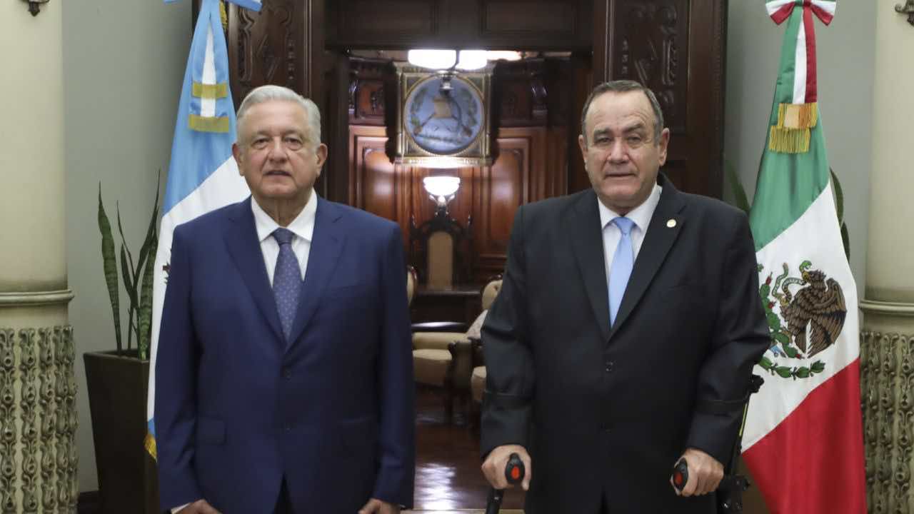 Gobierno de México incorporará a 25 mil guatemaltecos al IMSS