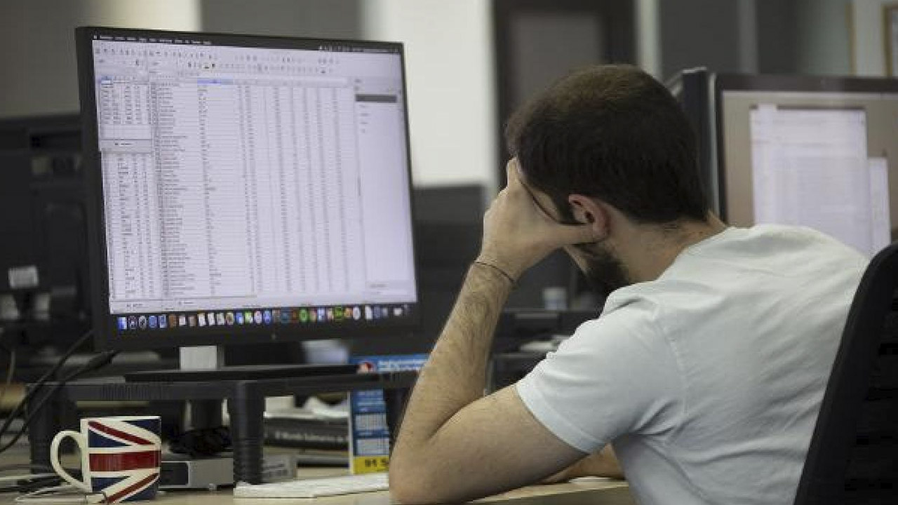 Con HORARIOS ILEGALES y Sueldos BAJOS trabajan 17 MILLONES DE MEXICANOS